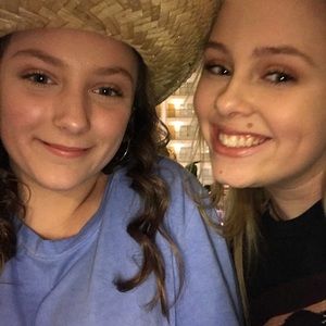 Meet your Posher, Makenna